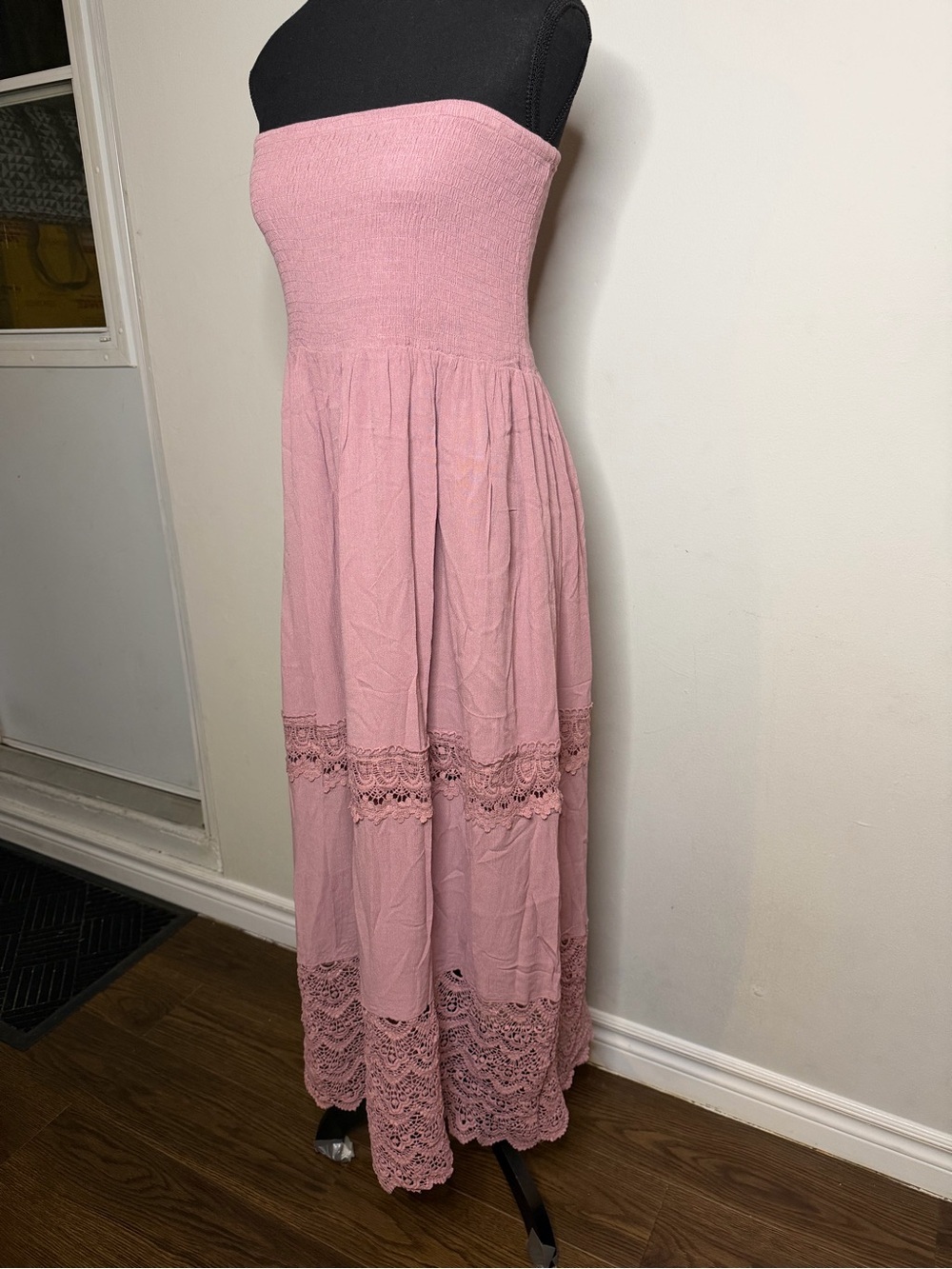 eesome Pink Strapless Crochet-Trim Maxi Dress - Picture 3 of 8